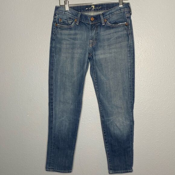 7 for all Mankind Medium Wash a distressed Cropped Capris Jeans Size 27 - Picture 1 of 9